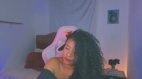 Snapshot of keyla_roberts_ chatting on 07.26.26 Adhara. Help me reach 100 likes online show from 07.26.26