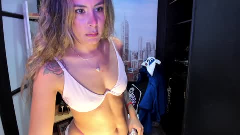 Snapshot of keylakim chatting on 12.20.24 Keyla Kim online show from 12.20.24