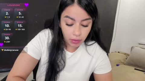 Snapshot of keyn_laurent_ chatting on 12.01.24 Laura online show from 12.01.24