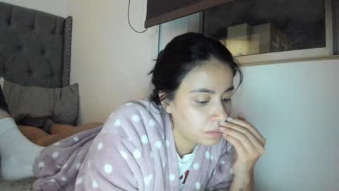 Snapshot of keyn_laurent_ chatting on 02.01.25 Laura online show from 02.01.25