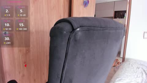 Snapshot of keyn_laurent_ chatting on 03.11.25 Laura online show from 03.11.25