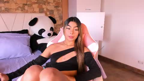 Snapshot of khaimy chatting on 07.15.26 Khami online show from 07.15.26