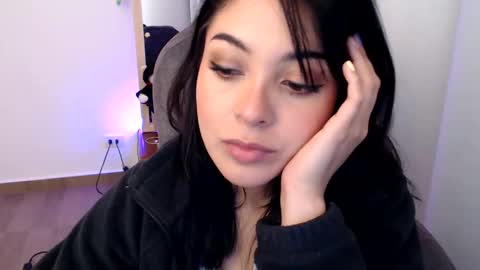 Snapshot of khal_girl chatting on 11.05.25 Liss online show from 11.05.25