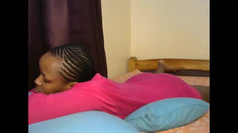 Snapshot of khalidnatasha chatting on 12.18.25 khalidnatasha online show from 12.18.25