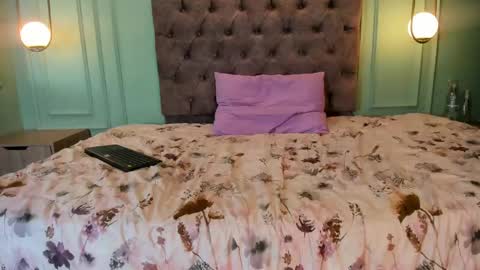 Kathe Hot online show from 01.14.25