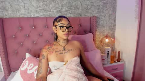 Snapshot of khelany_isyy chatting on 02.21.26 Khelany Isyy online show from 02.21.26