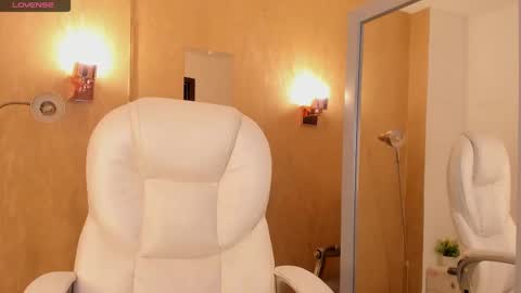 Khloe online show from 02.13.25