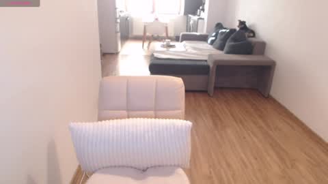 Snapshot of khloe_star chatting on 01.16.25 Khloe online show from 01.16.25