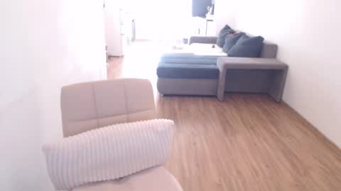 Snapshot of khloe_star chatting on 09.20.25 Khloe online show from 09.20.25