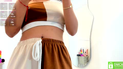 Snapshot of khloeblake chatting on 02.05.25 Khloe online show from 02.05.25