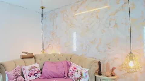 Snapshot of khloeblake chatting on 11.21.25 Khloe online show from 11.21.25