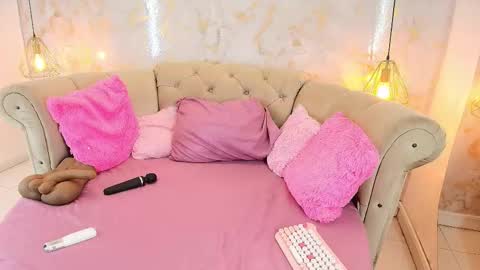 Snapshot of khloeblake chatting on 02.05.26 Khloe online show from 02.05.26