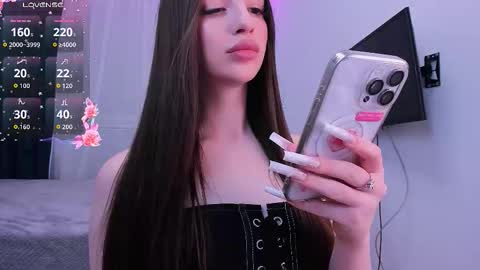 Snapshot of khloeyourangel chatting on 10.01.25 Khloe online show from 10.01.25