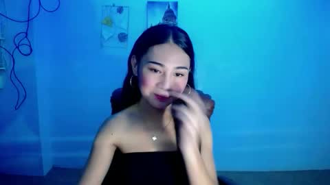 Snapshot of kiana4uxoxo chatting on 11.17.25 Kiana online show from 11.17.25