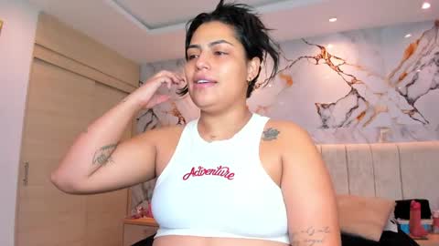 Snapshot of kiana_cream chatting on 05.29.26 N M online show from 05.29.26