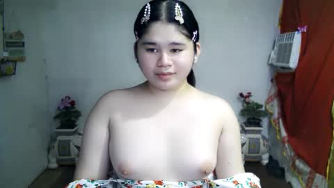 Snapshot of kianna_schmitz chatting on 09.30.25 Your SweetGirl Ts online show from 09.30.25