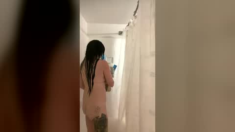 Snapshot of kiannaluv chatting on 07.14.26 kiannaluv online show from 07.14.26