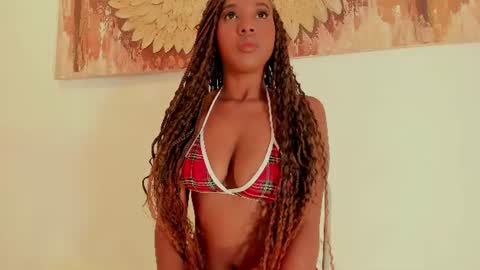 Snapshot of kiara_curls chatting on 07.20.26 Kiara online show from 07.20.26