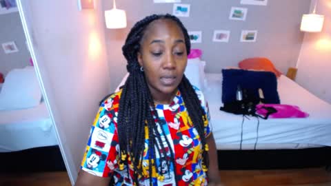 Snapshot of kiara_evanss chatting on 12.11.24 Kiara online show from 12.11.24