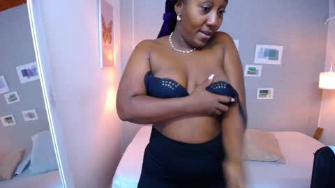 Snapshot of kiara_evanss chatting on 01.16.25 Kiara online show from 01.16.25