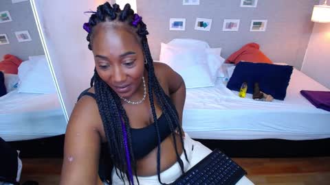 Snapshot of kiara_evanss chatting on 01.28.25 Kiara online show from 01.28.25