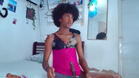 kiara_valentte_ online show from 10.10.25