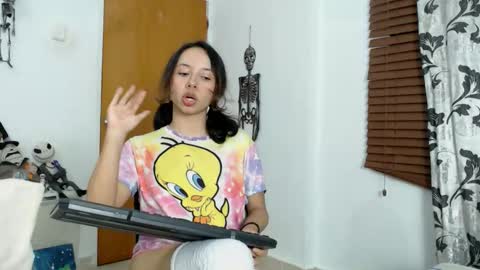 Snapshot of kiaralenon chatting on 10.13.25 kiaralenon online show from 10.13.25