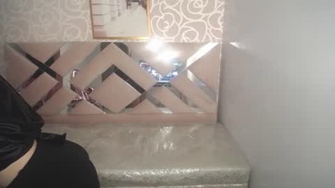 Snapshot of kiarastar_ch chatting on 06.19.26 kiara online show from 06.19.26