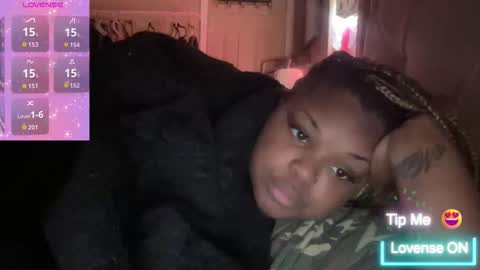 Snapshot of kiarasugars chatting on 12.15.25 KiaraSugars online show from 12.15.25