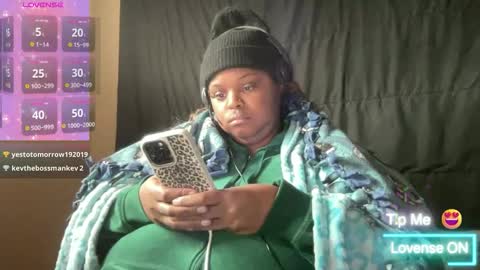 Snapshot of kiarasugars chatting on 12.16.25 KiaraSugars online show from 12.16.25