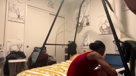 HunneysPlayRoom online show from 01.05.25