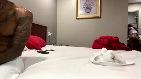 HunneysPlayRoom online show from 11.04.25