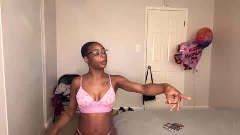 HunneysPlayRoom online show from 03.05.26