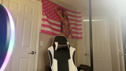 Snapshot of kierstencolexo chatting on 12.18.24 KIERSTENCOLEXO 66 AMAZON GODDESS online show from 12.18.24