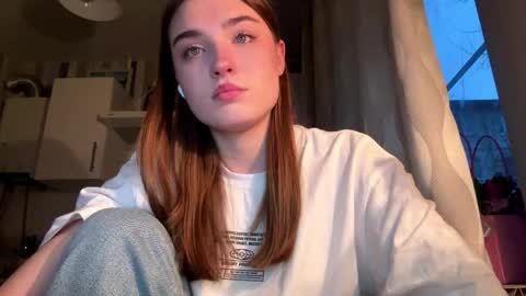 Ola my name is Lissa  Lets hit 10 Thumbs Up together   online show from 03.16.26