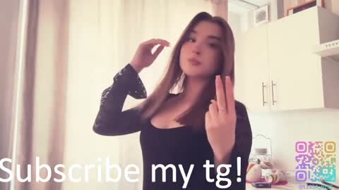 Ola my name is Lissa  Lets hit 10 Thumbs Up together   online show from 04.28.26