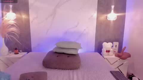 Kim Thompson online show from 10.12.25