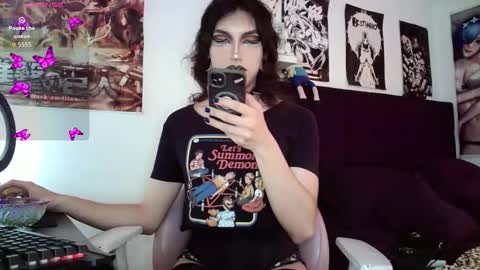 Snapshot of kiiller_queen chatting on 02.26.26 kenny online show from 02.26.26