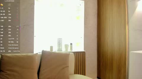 Snapshot of kiim_taaylor chatting on 12.14.25 Kim online show from 12.14.25