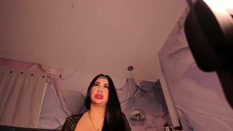 Snapshot of kiim_taaylor chatting on 01.11.26 Kim online show from 01.11.26