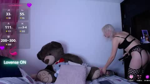 Snapshot of kiira_ra chatting on 12.04.24 Anna Sophia online show from 12.04.24