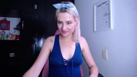 Snapshot of kiira_ra chatting on 01.02.25 Anna Sophia online show from 01.02.25