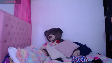 Snapshot of kiira_ra chatting on 01.10.25 Anna Sophia online show from 01.10.25