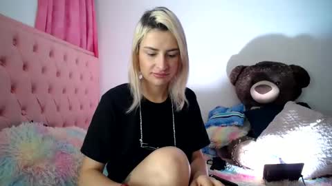 Snapshot of kiira_ra chatting on 01.24.25 Anna Sophia online show from 01.24.25