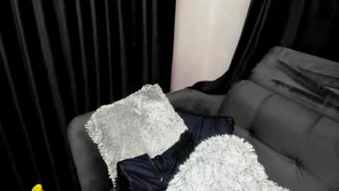 Snapshot of kikazxxx chatting on 06.25.26 kikazxxx online show from 06.25.26