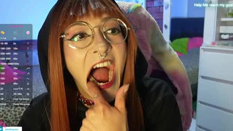Snapshot of kikilepetite chatting on 04.09.26 kiki online show from 04.09.26