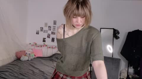Snapshot of kikimoor chatting on 05.26.26 Kiki online show from 05.26.26