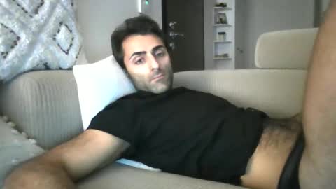 kikkus01 online show from 11.11.25