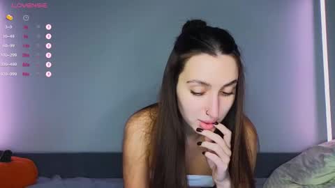 Kikky online show from 11.25.25