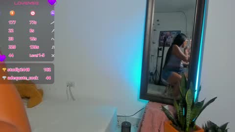 Alejandra  online show from 01.31.25